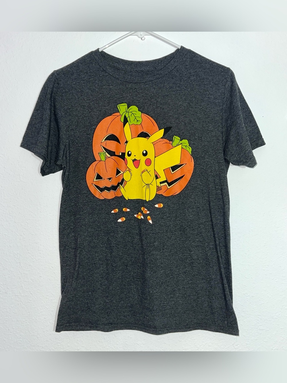 Pokémon Pikachu Halloween Pumpkin Candy Corn Graphic T-Shirt Heather Charcoal XL